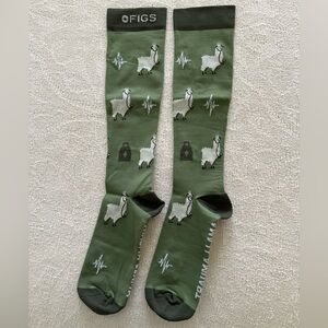 FIGS Compression Socks Trauma Llama Large Nursing Medical Healthcare Green NWOT